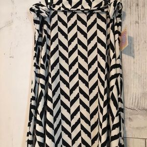 LuLaRoe XL Azure Skirt Black and White NWT